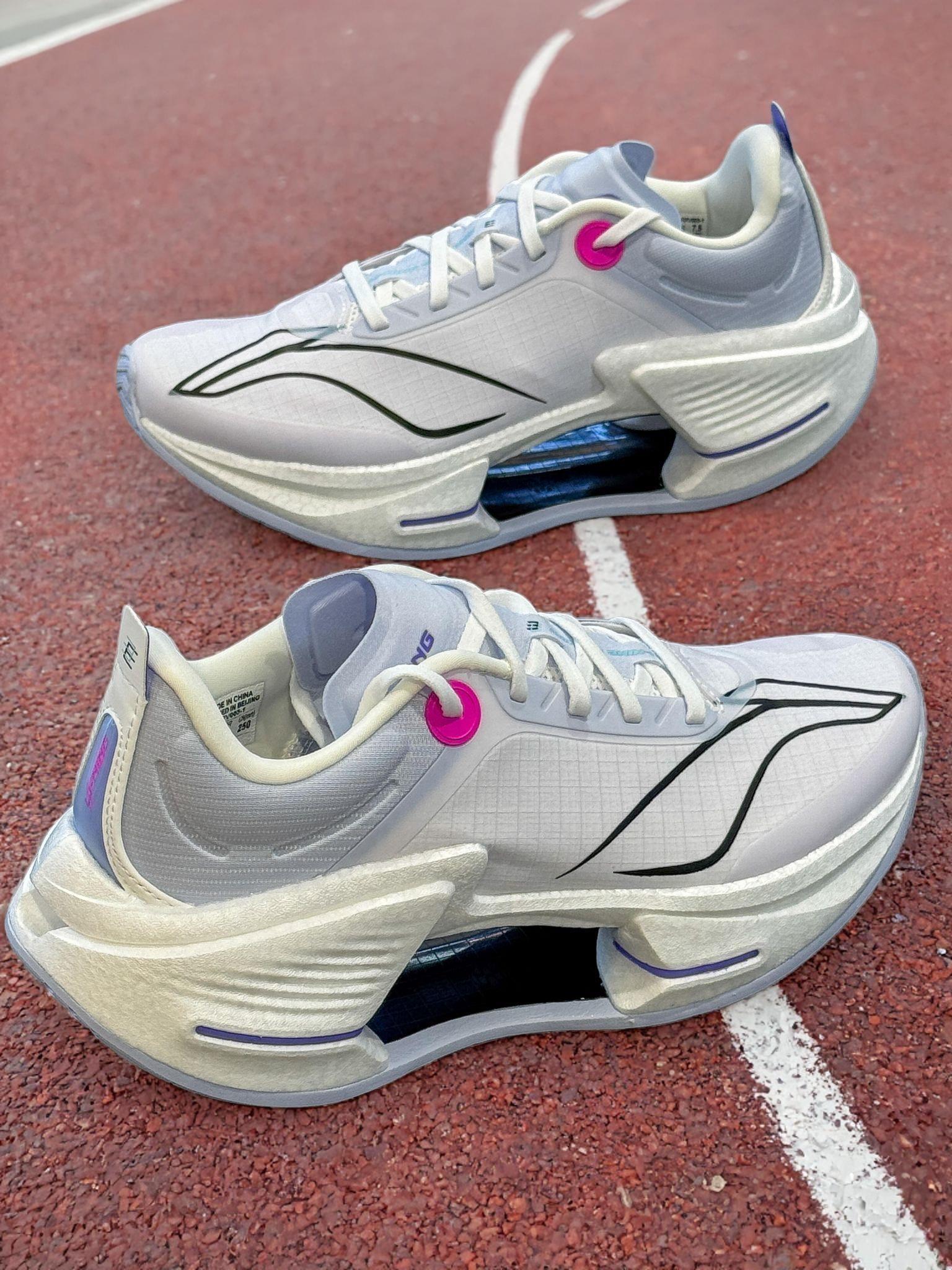 穿了这双李宁绝影3,跑步就像踩弹簧!后悔没早点买!